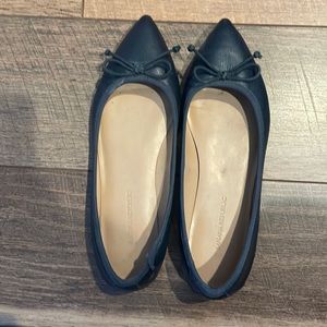 Banana Republic navy flats with bow - size 7